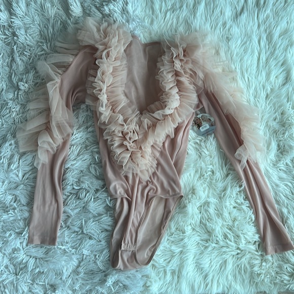 NWT: Untamed Petals by Amanda Judge Holly Bodysuit size small in nude - Picture 3 of 6